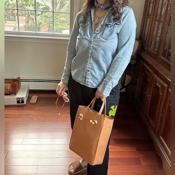 Nisolo Vachetta Leather Small Tote & Crossbody - Picture 6 of 16